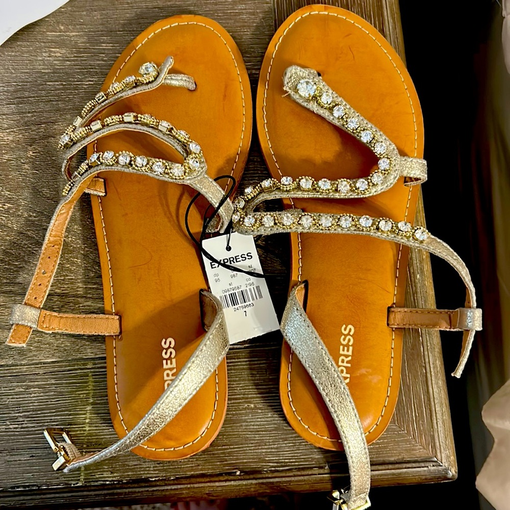Express sandals
